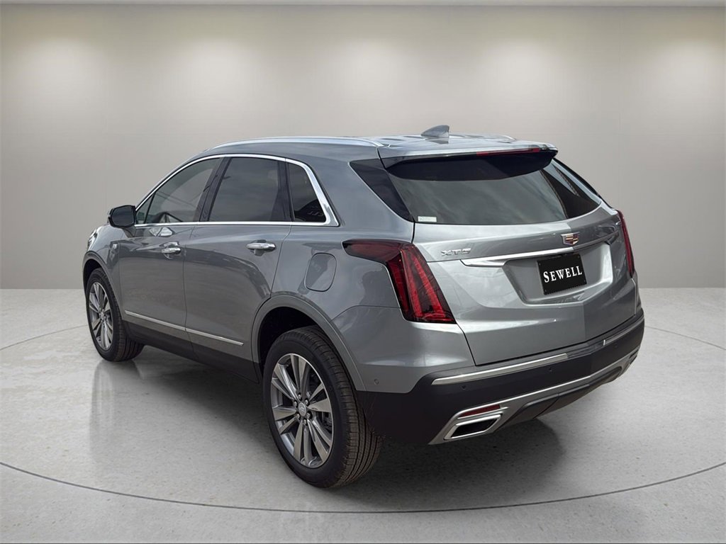 2025 Cadillac XT5 Premium Luxury photo 3