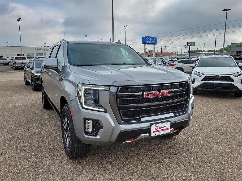 2023 Gmc Yukon XL AT4 photo 2