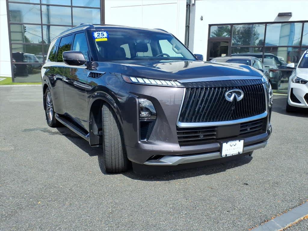 2025 Infiniti QX80 Luxe photo 3