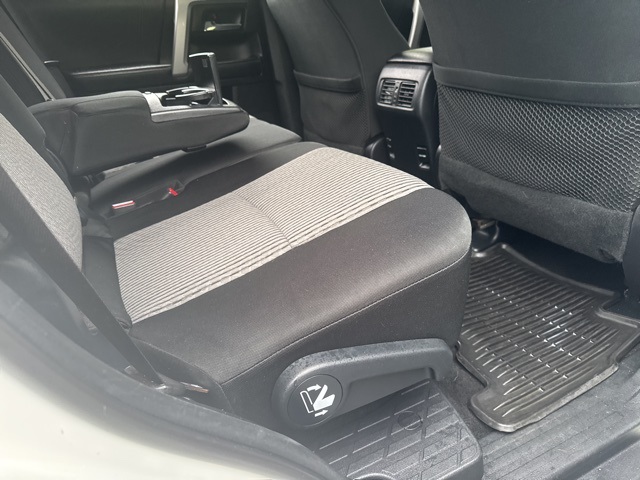 2017 Toyota 4Runner SR5 photo 12