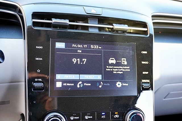 Used 2023 Black Hyundai SE image 22