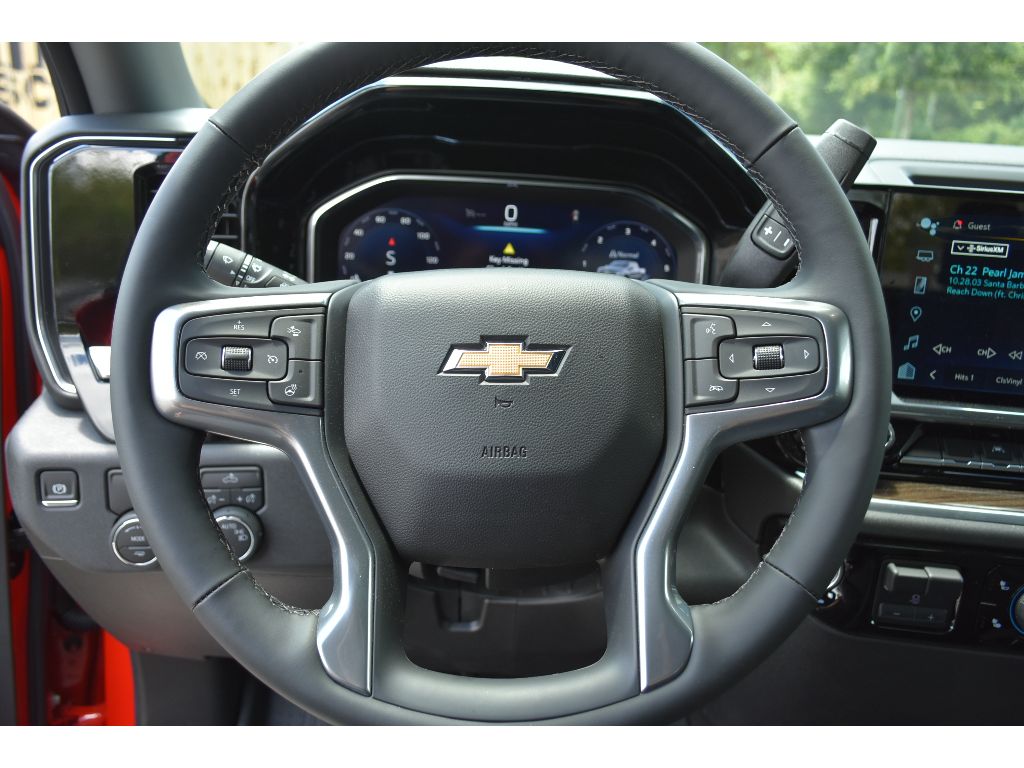 2025 Chevrolet Silverado 1500 LT photo 17