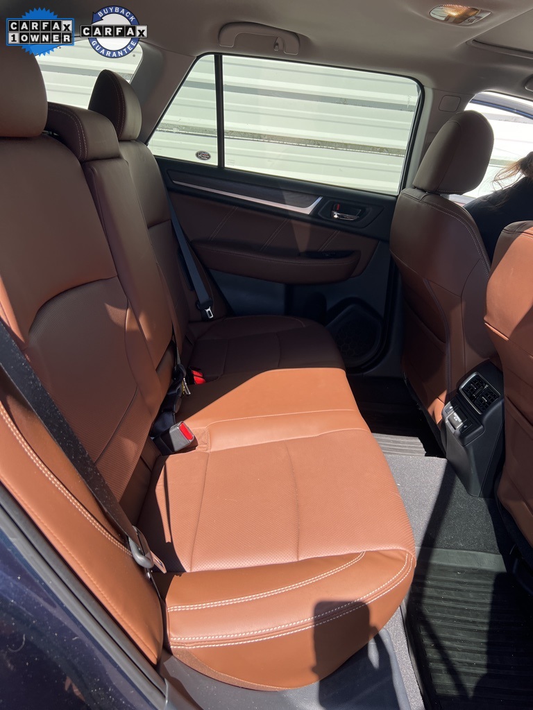 2018 Subaru Outback 3.6R Touring photo 3