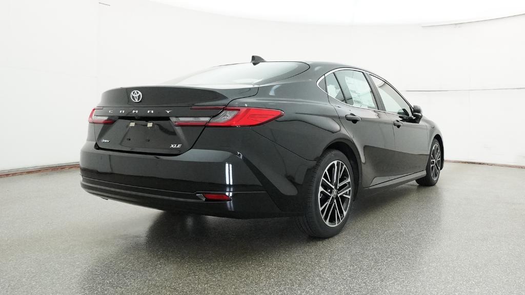 2025 Toyota Camry XLE photo 18