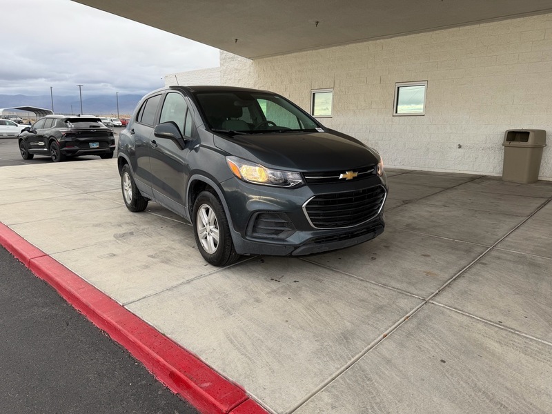 2021 Chevrolet Trax LS's photo