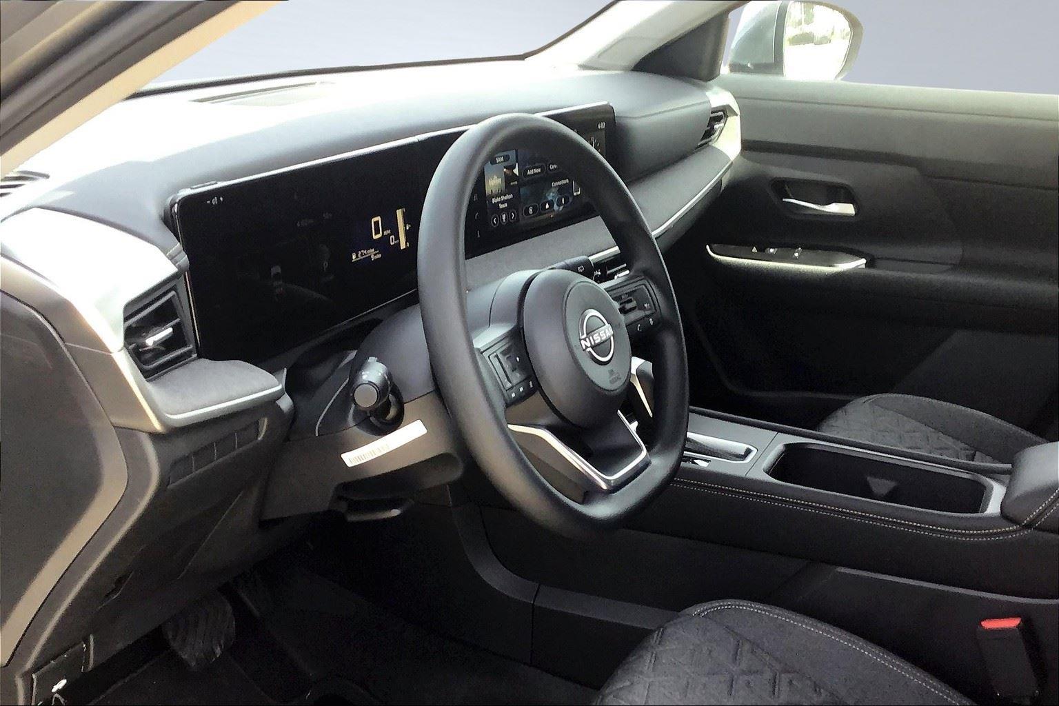 2025 Nissan Kicks SV photo 4