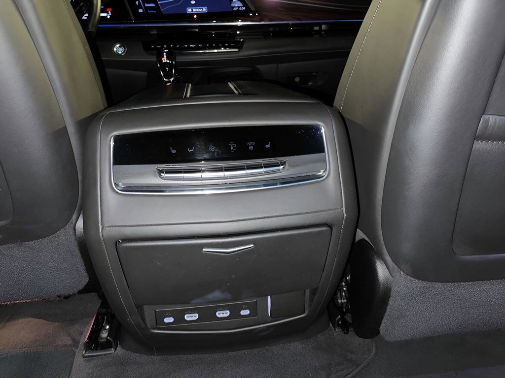 2023 Cadillac Escalade ESV Premium Luxury Platinum photo 32
