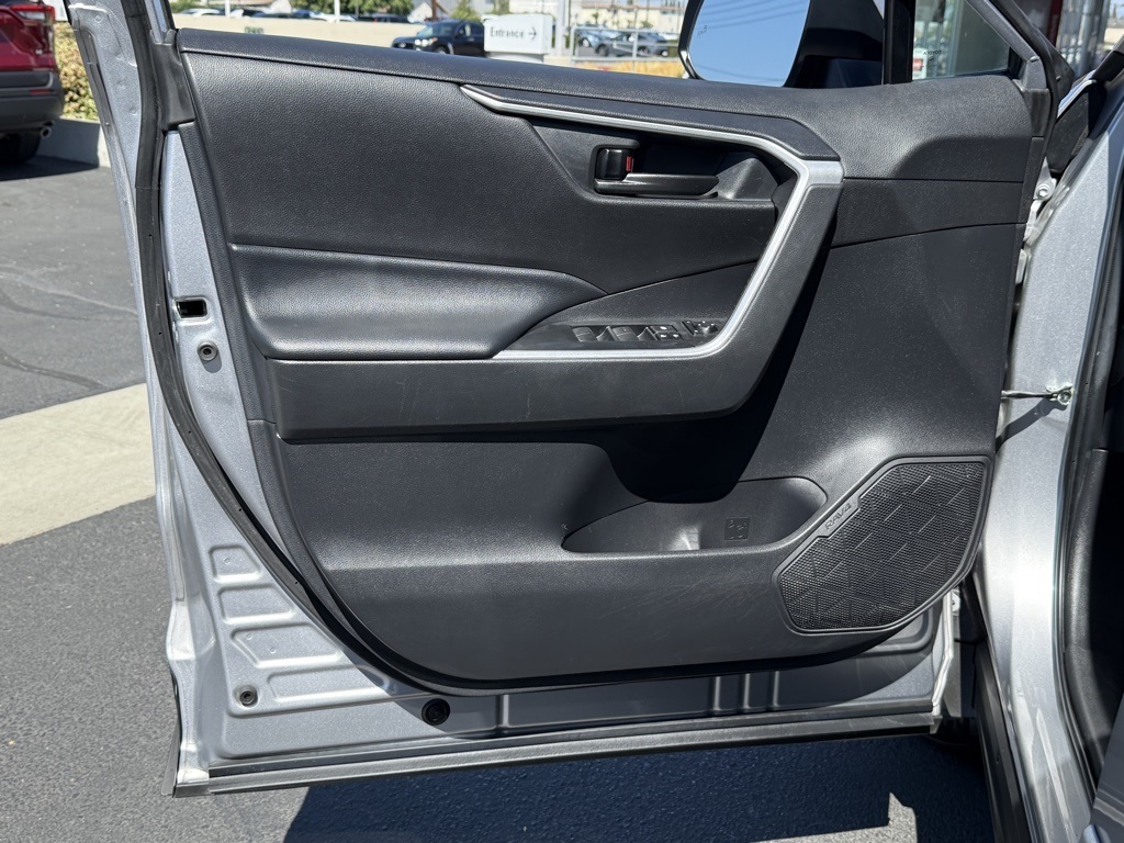 2023 Toyota RAV4 Hybrid LE photo 13