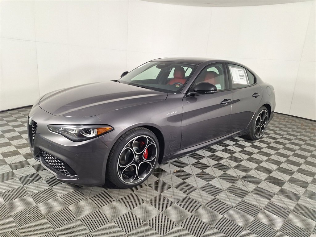 2025 Alfa Romeo Giulia Base photo 6