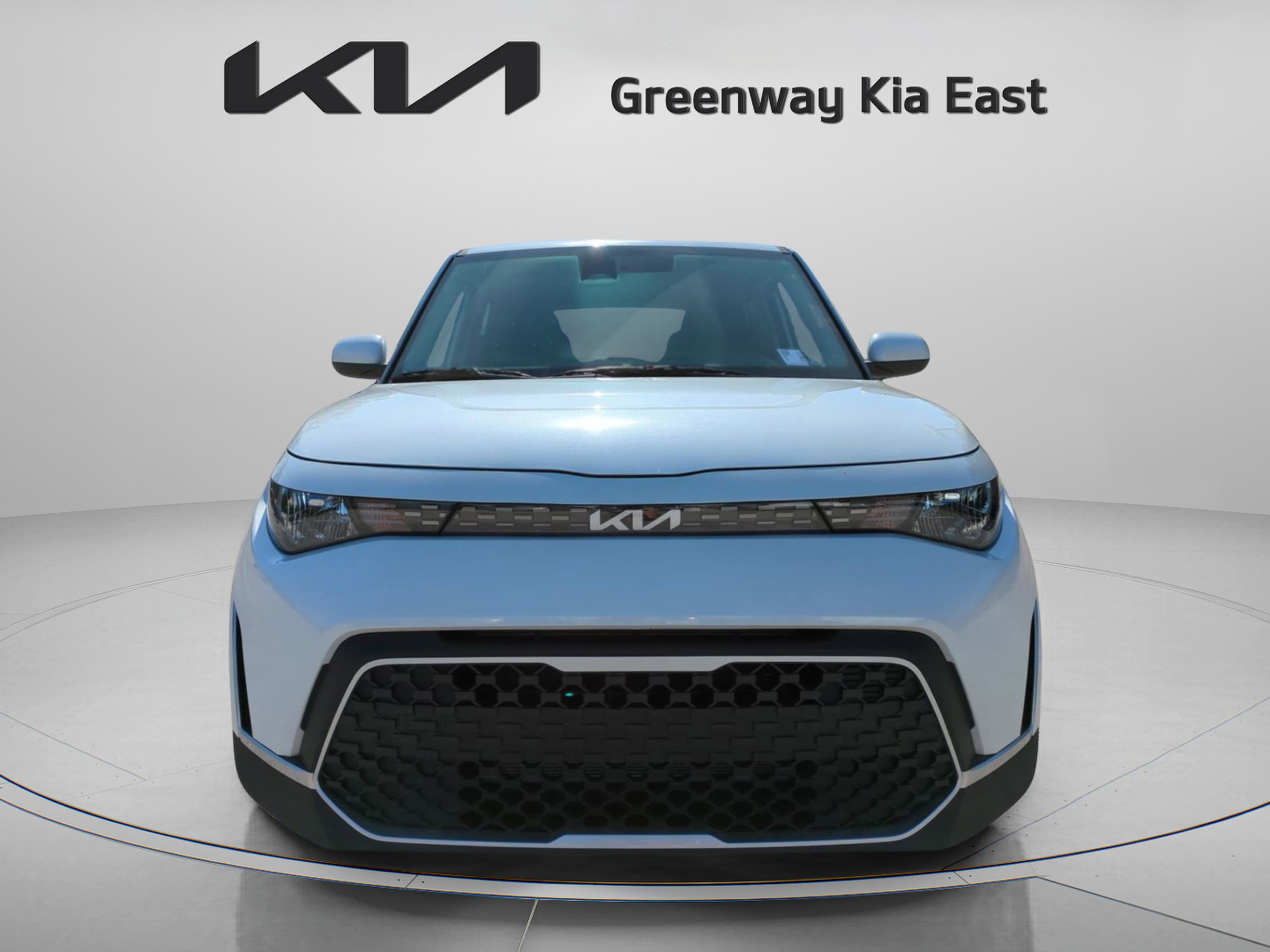 2025 Kia Soul LX photo 2