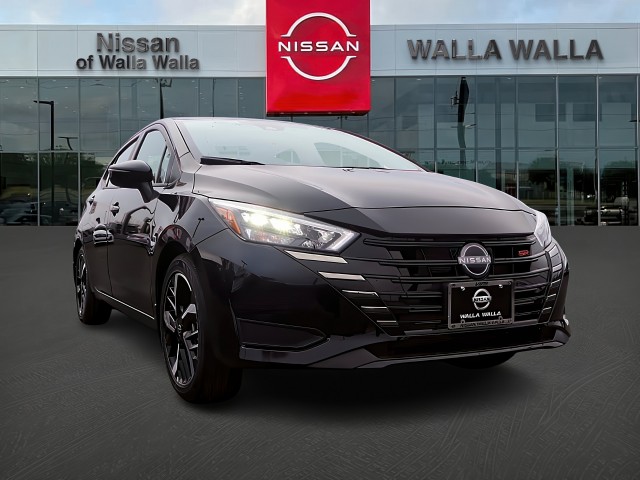 2025 Nissan Versa Sedan SR's photo