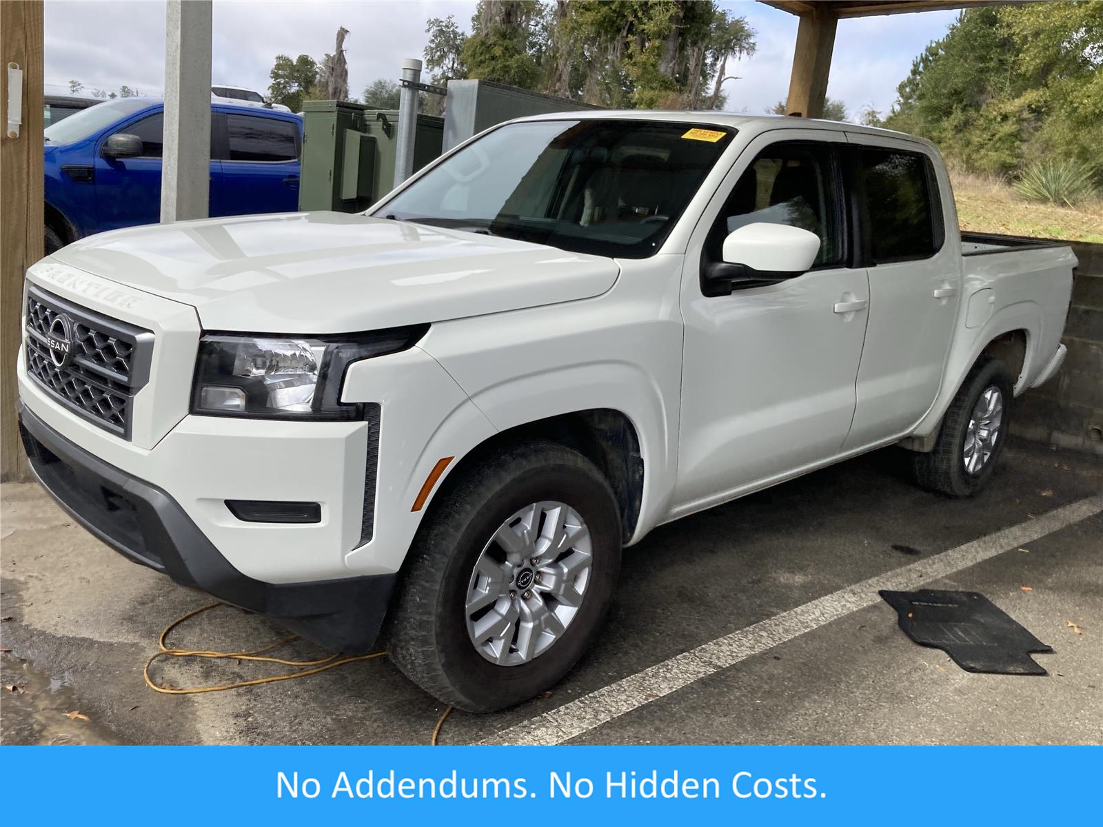 2022 Nissan Frontier SV's photo