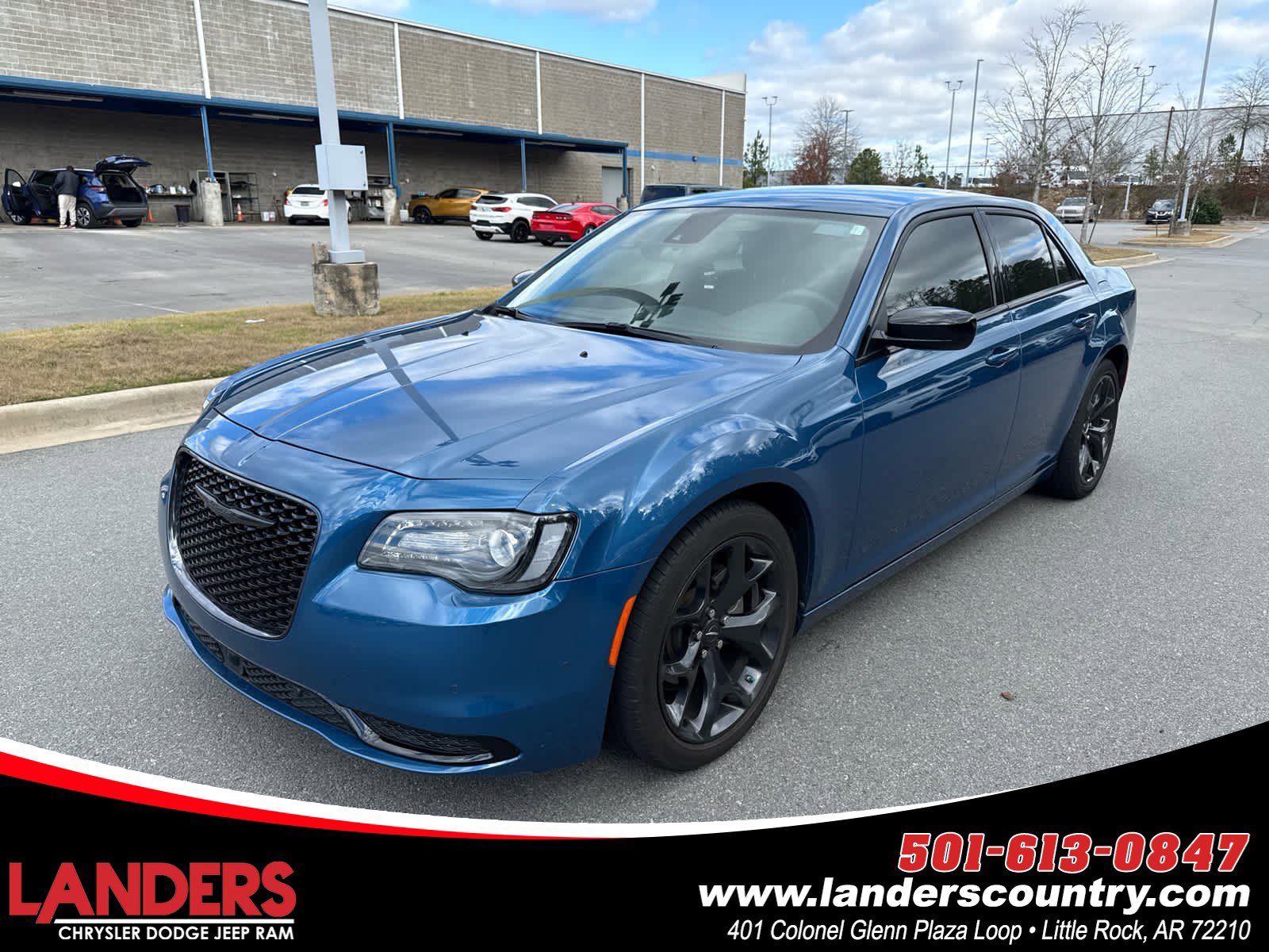 2023 Chrysler 300 Touring's photo