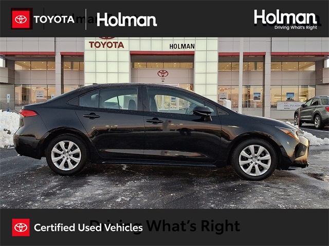 2025 Toyota Corolla LE's photo