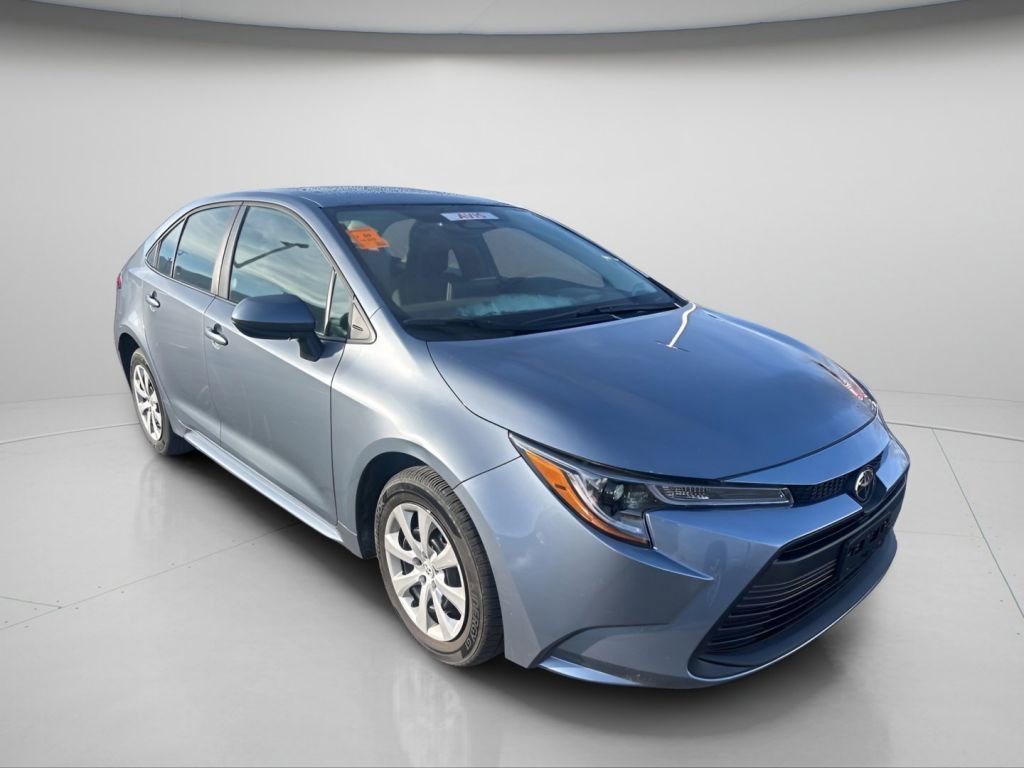 Used 2025 Toyota Corolla LE with VIN 5YFB4MDE5SP304959 for sale in Northfield, Minnesota