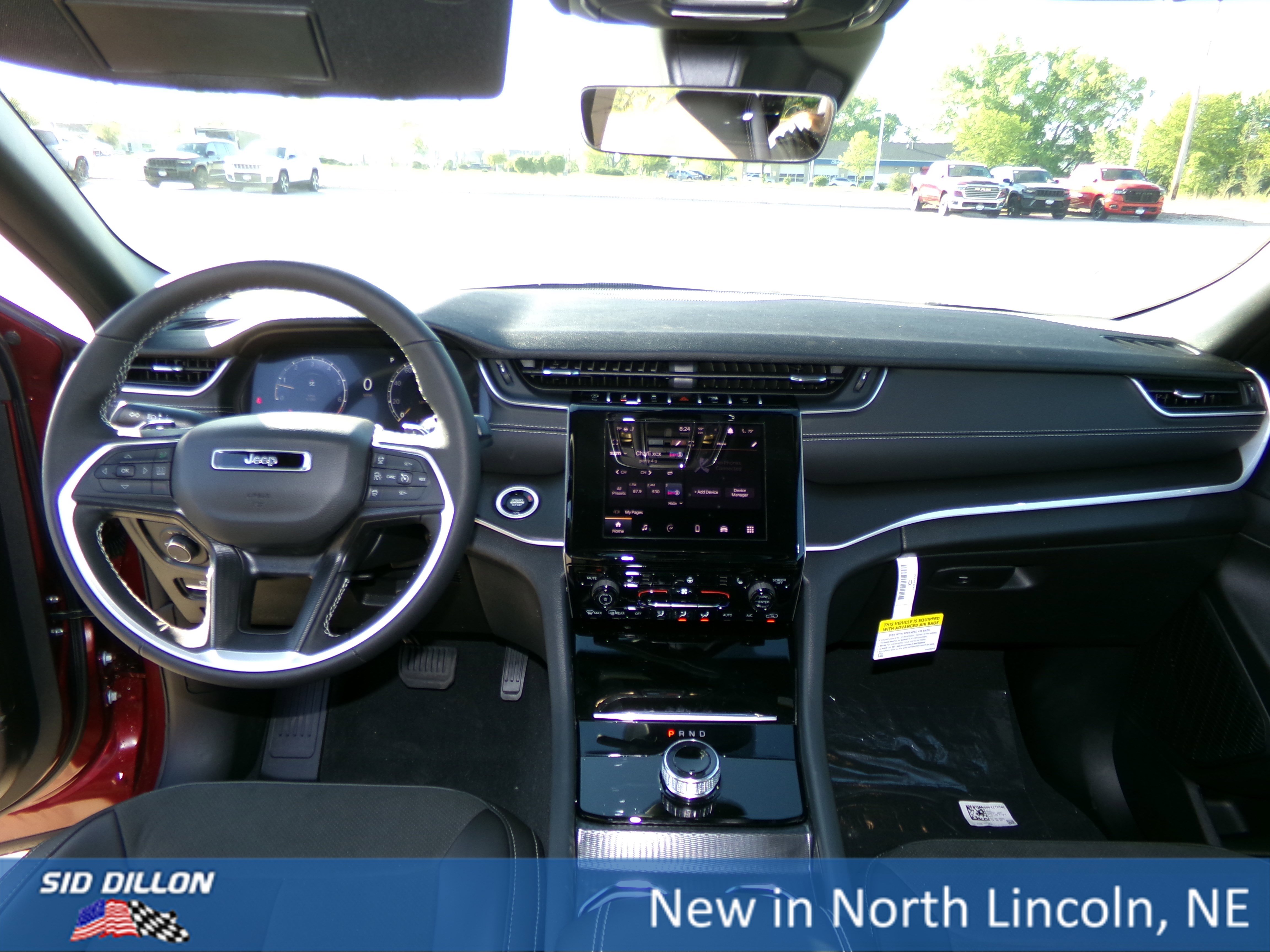 2025 Jeep Grand Cherokee Altitude photo 6
