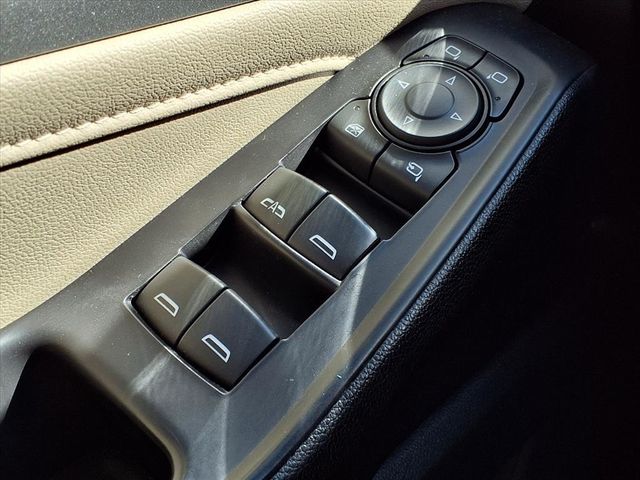2022 Chevrolet Traverse Leather photo 11