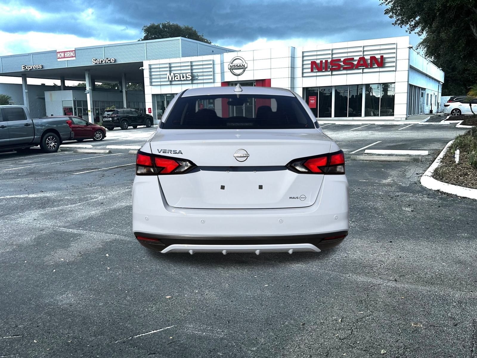 2025 Nissan Versa 1.6 SV photo 4