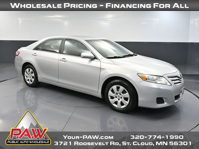 2011 Toyota Camry LE's photo