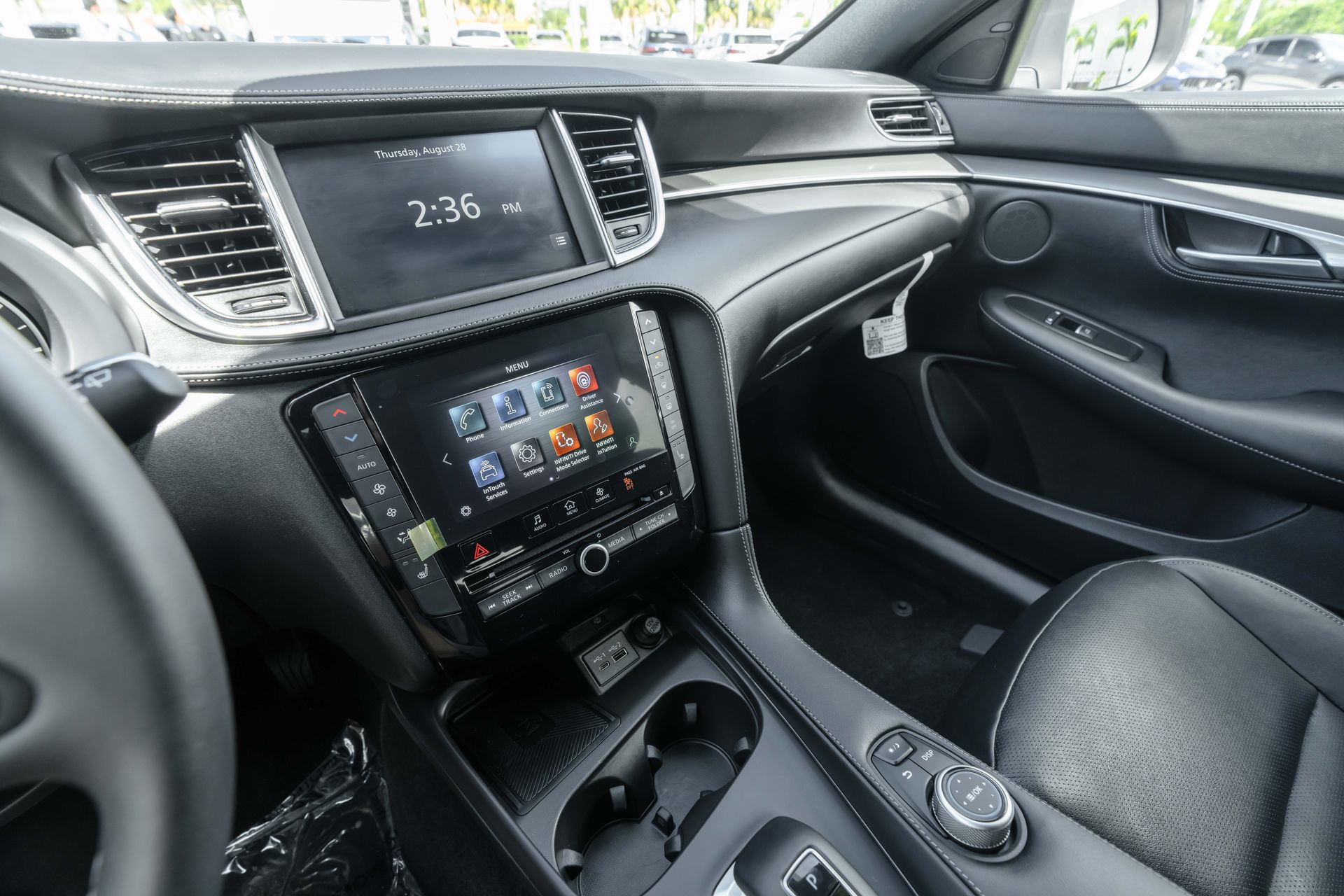 2025 Infiniti QX55 Luxe photo 9