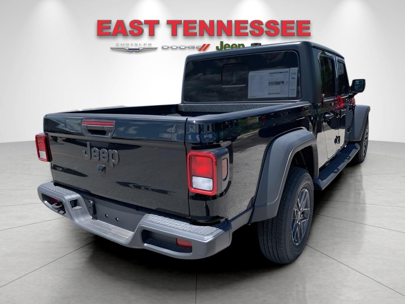 2025 Jeep Gladiator Sport S photo 3