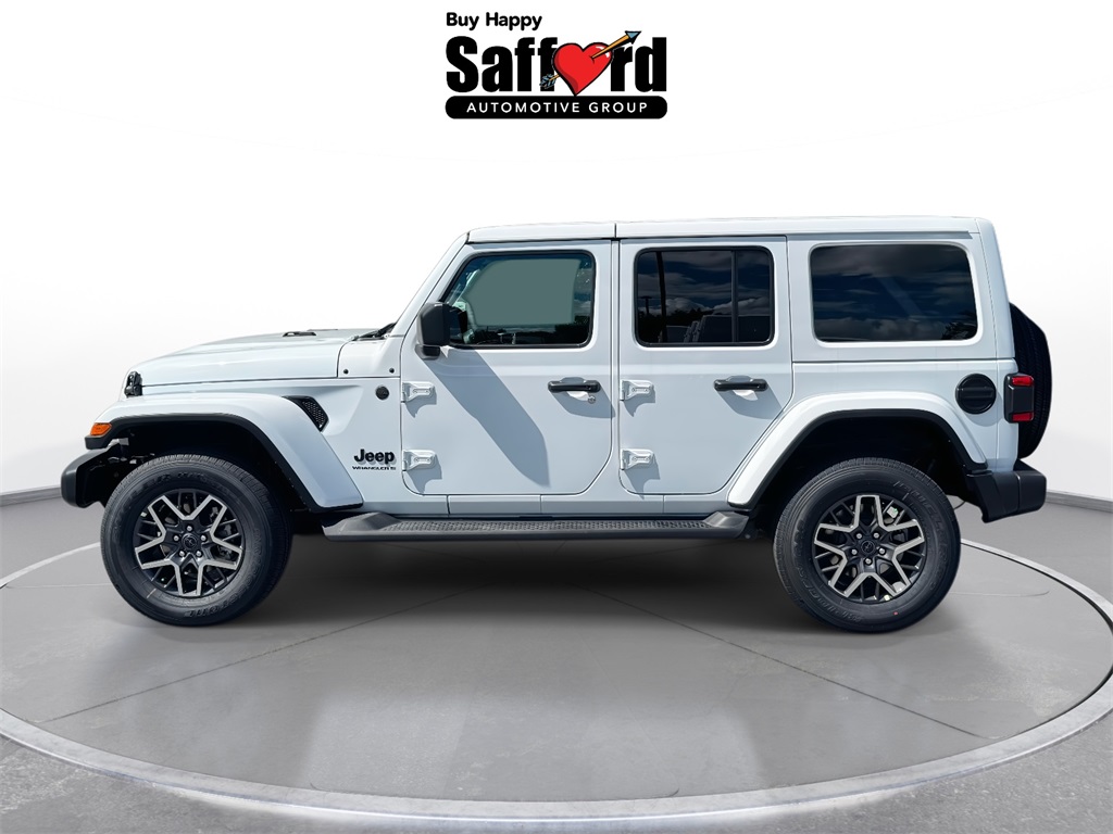 2025 Jeep Wrangler Sahara photo 4