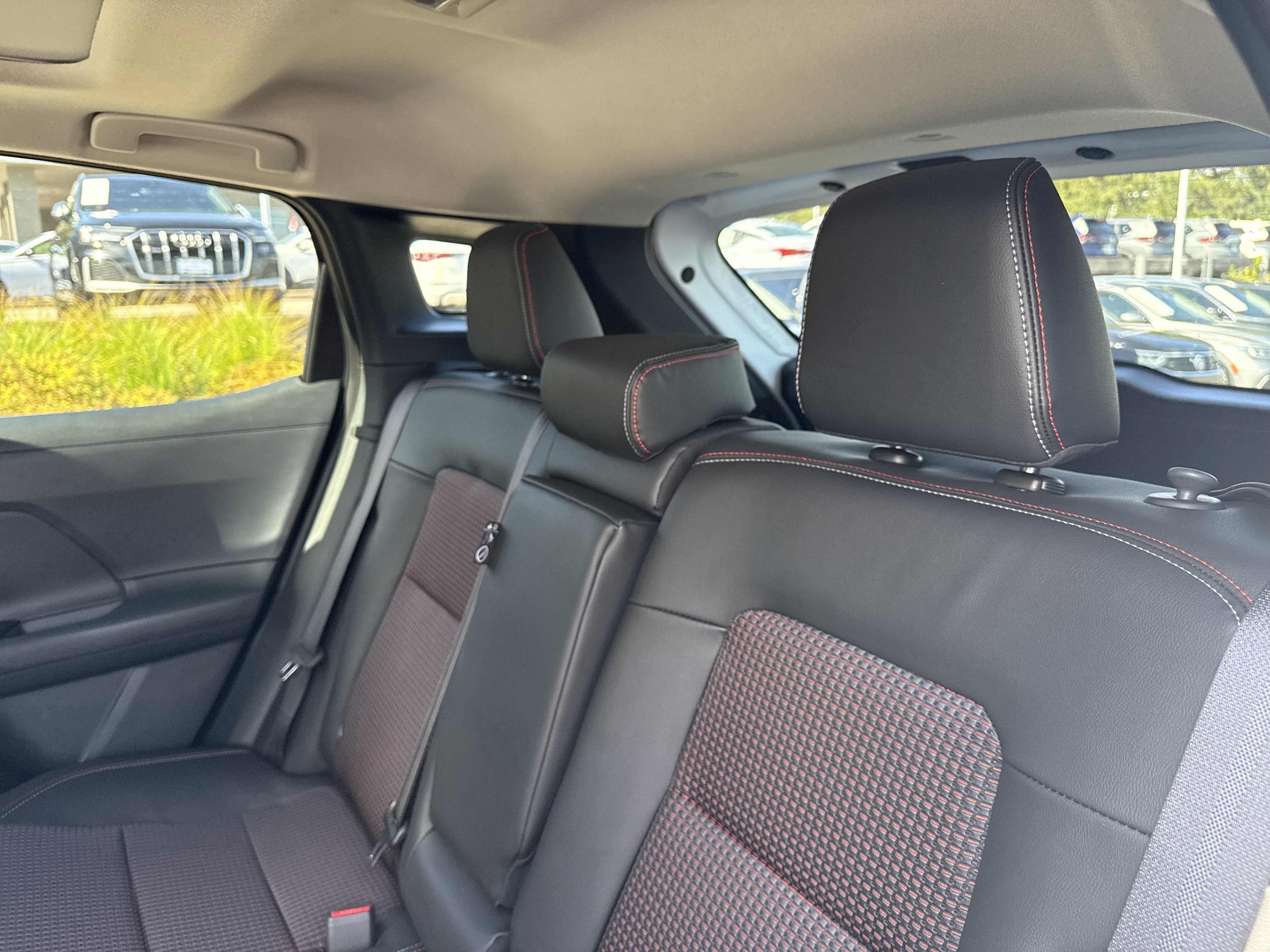2026 Nissan Kicks SR photo 4