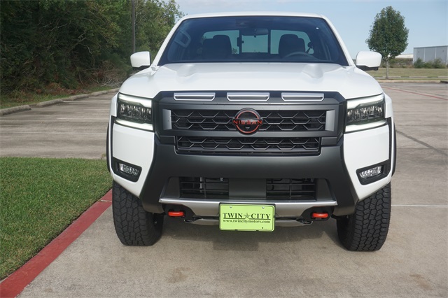 2026 Nissan Frontier PRO-4X photo 2