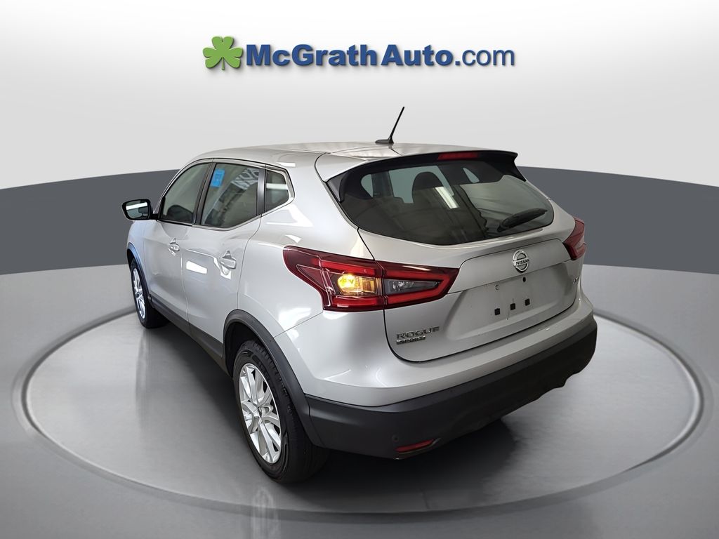 2021 Nissan Rogue Sport S photo 2