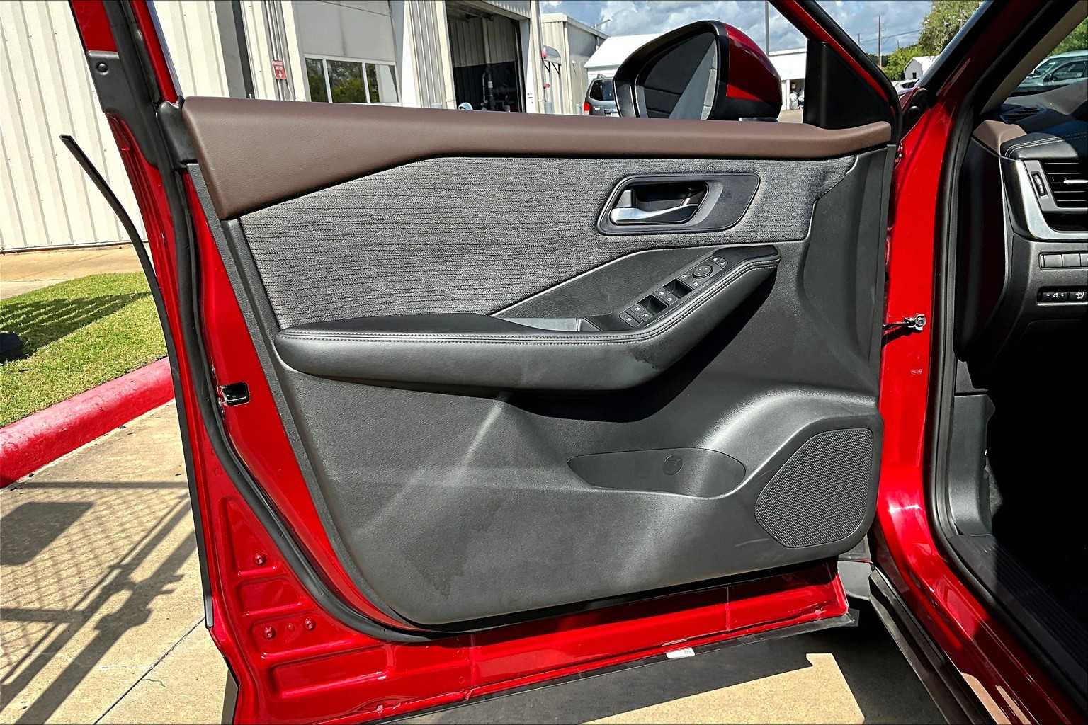 2023 Nissan Rogue SV photo 19
