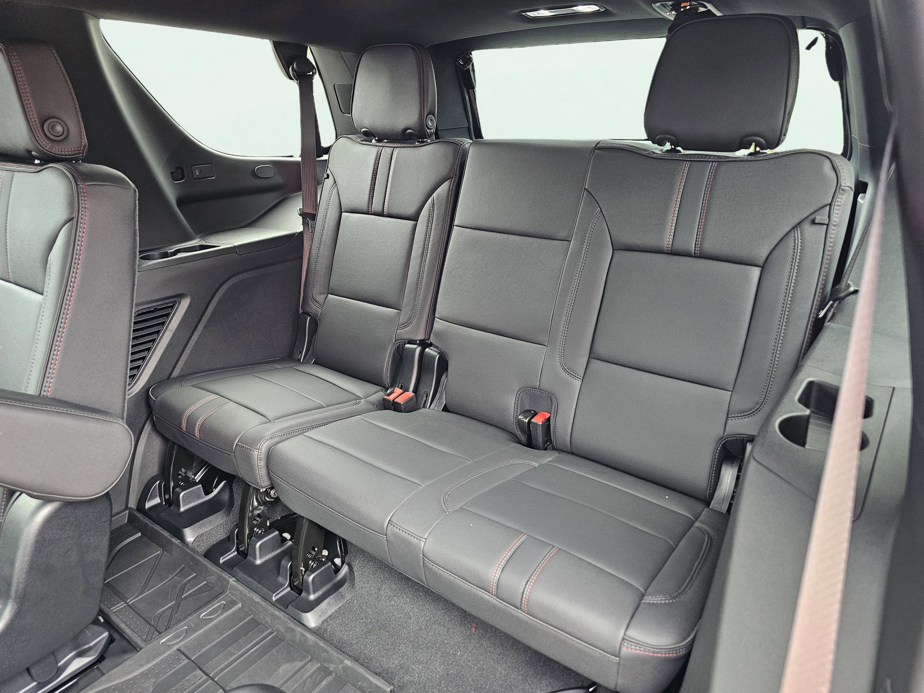 2025 Chevrolet Tahoe RST photo 24