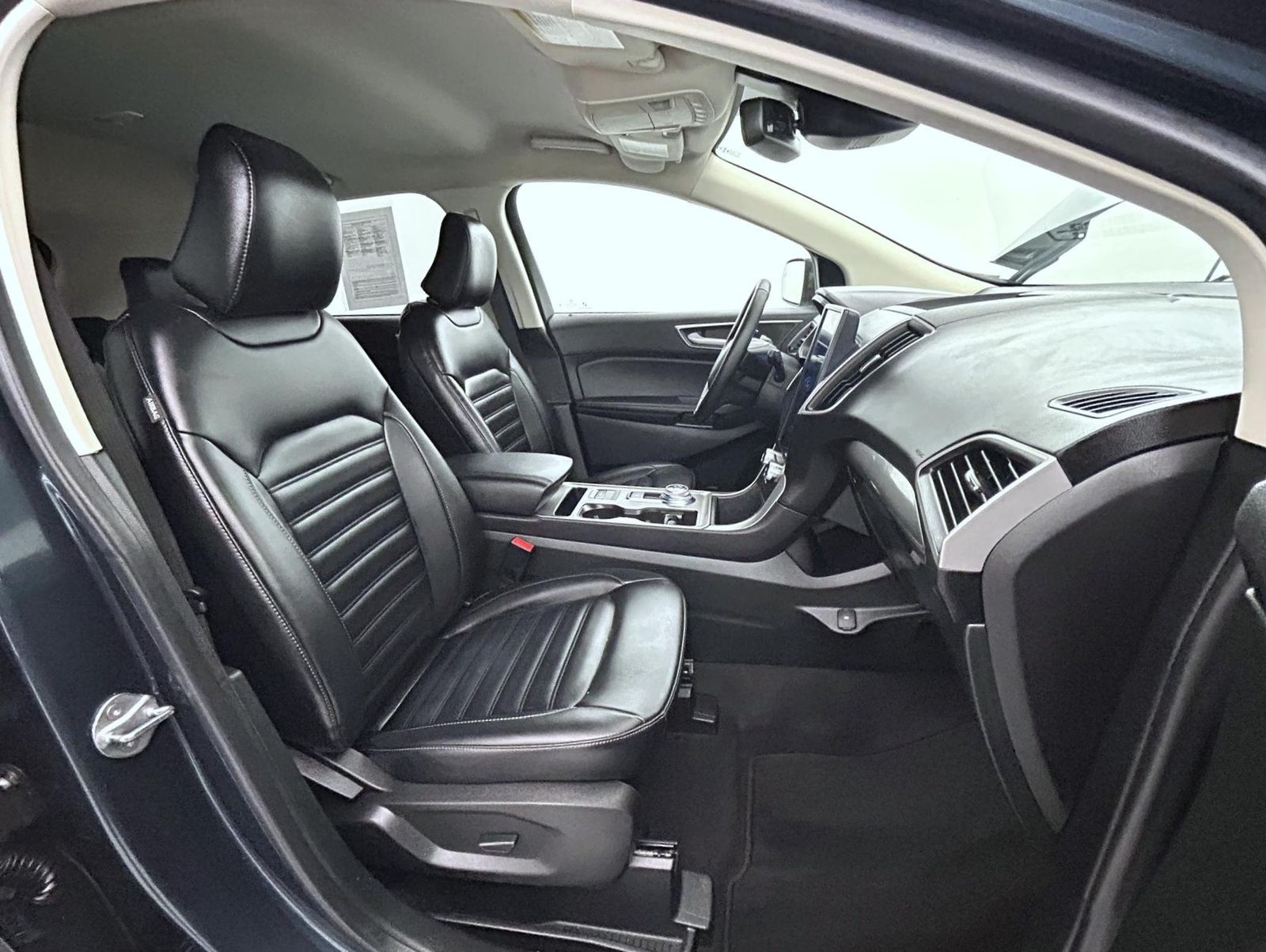 2023 Ford Edge SEL photo 15