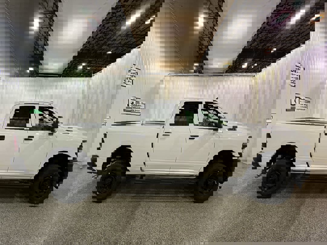 2025 Ram 2500 Tradesman photo 4