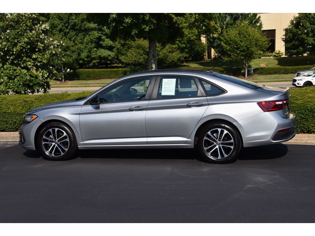 2024 Volkswagen Jetta Sport photo 5