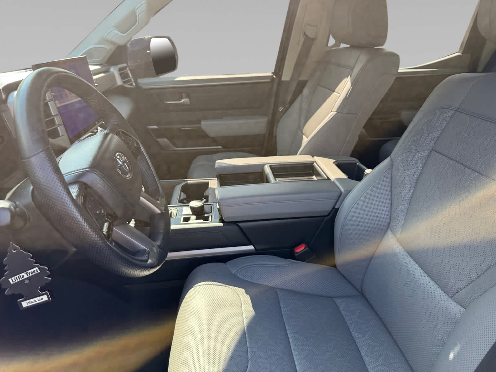 2024 Toyota Tundra Limited photo 9