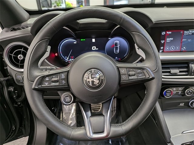 2024 Alfa Romeo Stelvio Ti photo 18