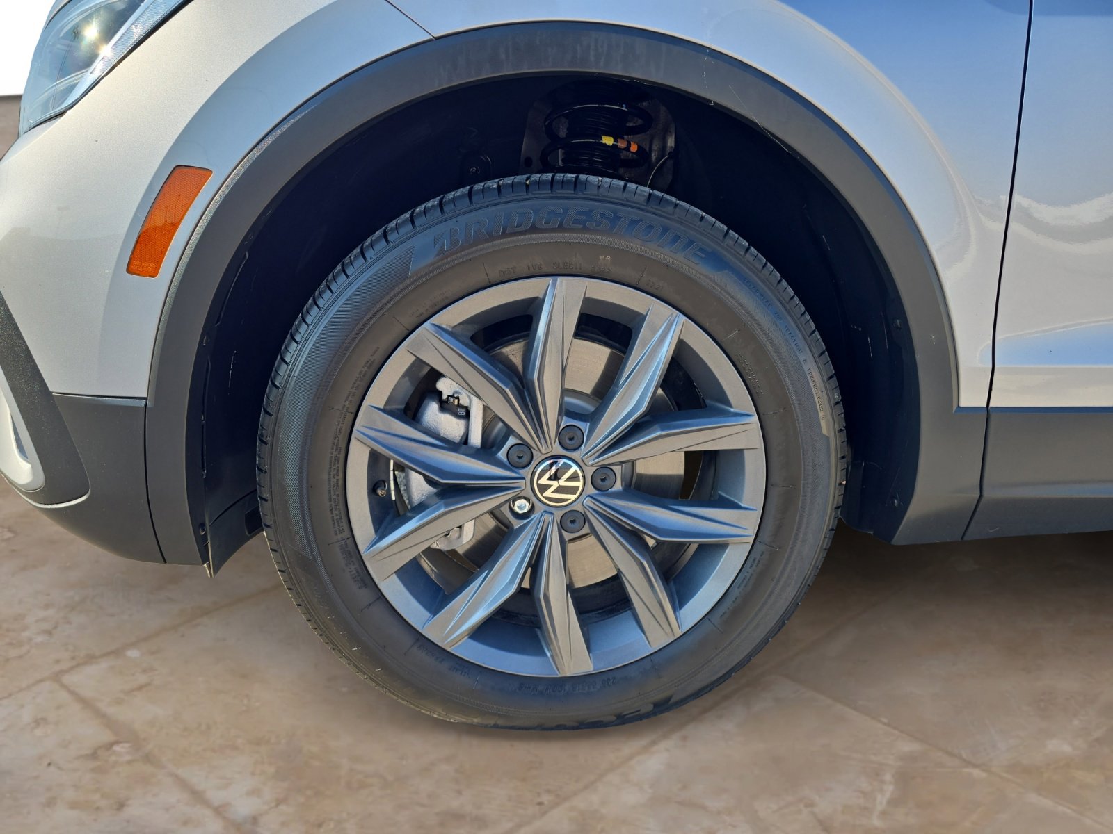 2023 Volkswagen Tiguan SE photo 24