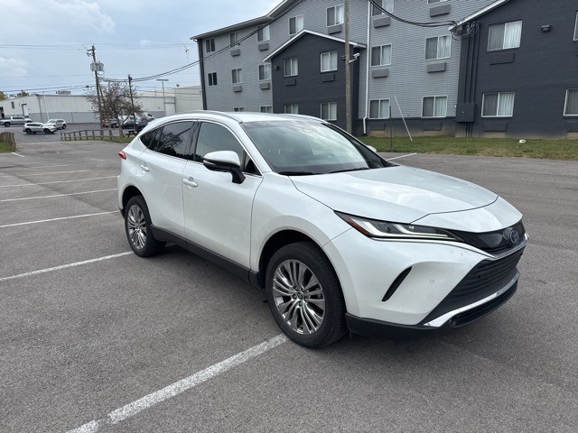 2023 Toyota Venza XLE photo 2