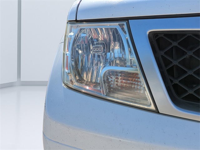 2014 Nissan Frontier Desert Runner photo 8