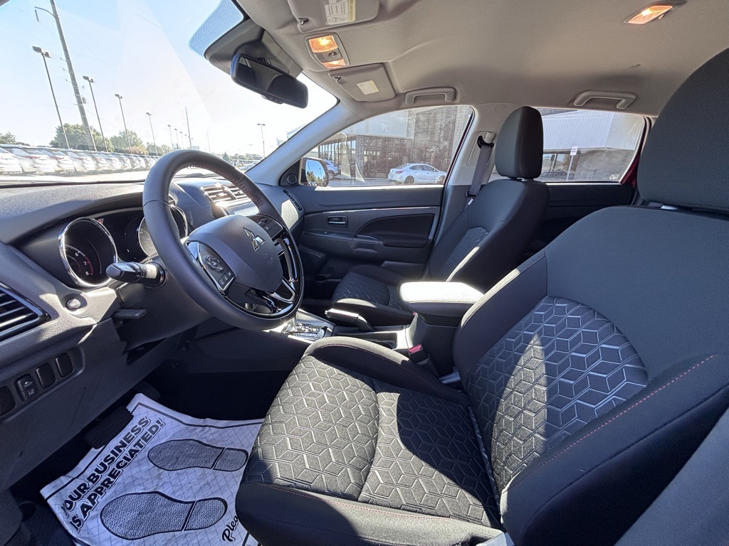2024 Mitsubishi Outlander Sport ES LE SE photo 5