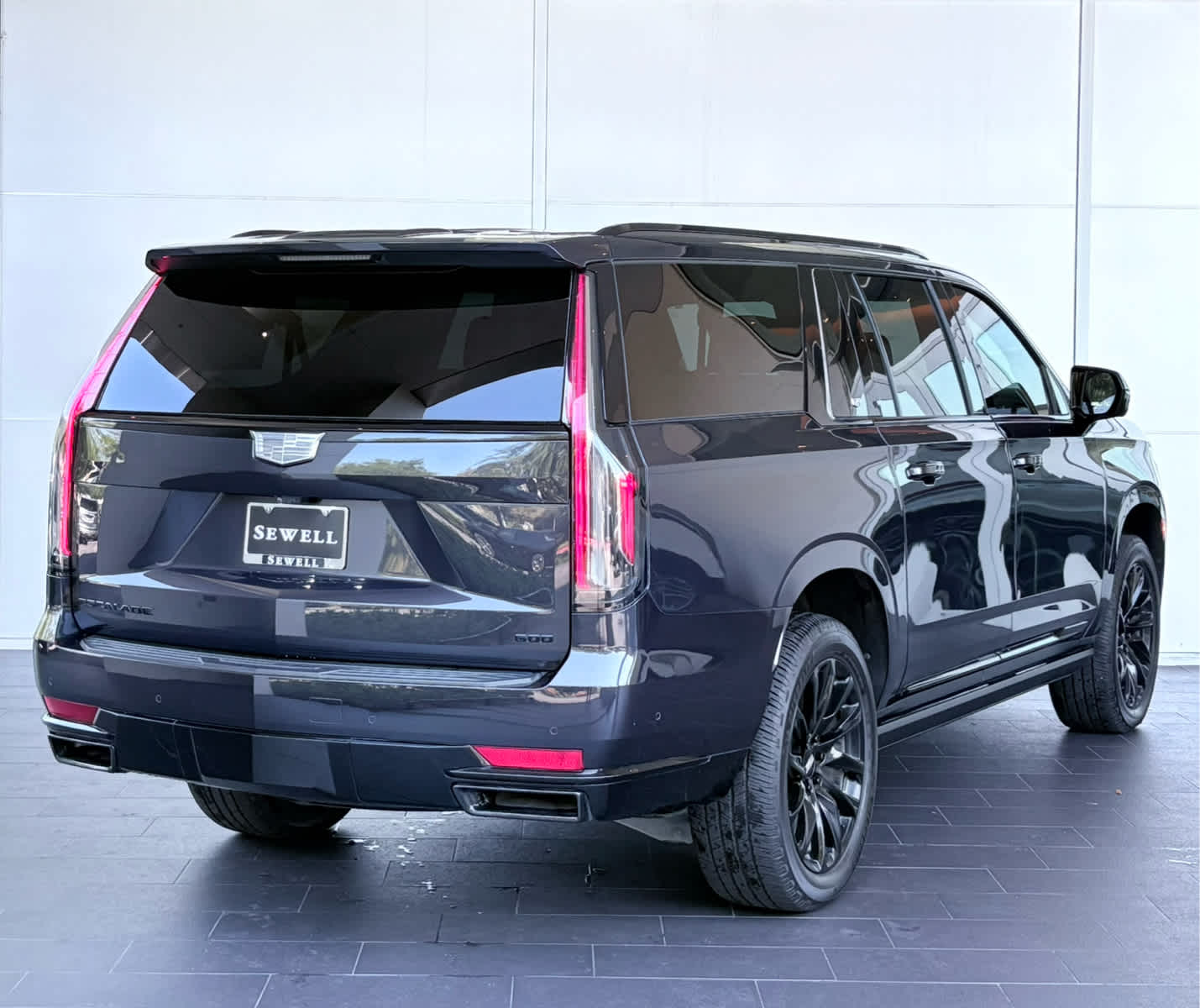 2023 Cadillac Escalade ESV Sport Platinum photo 4