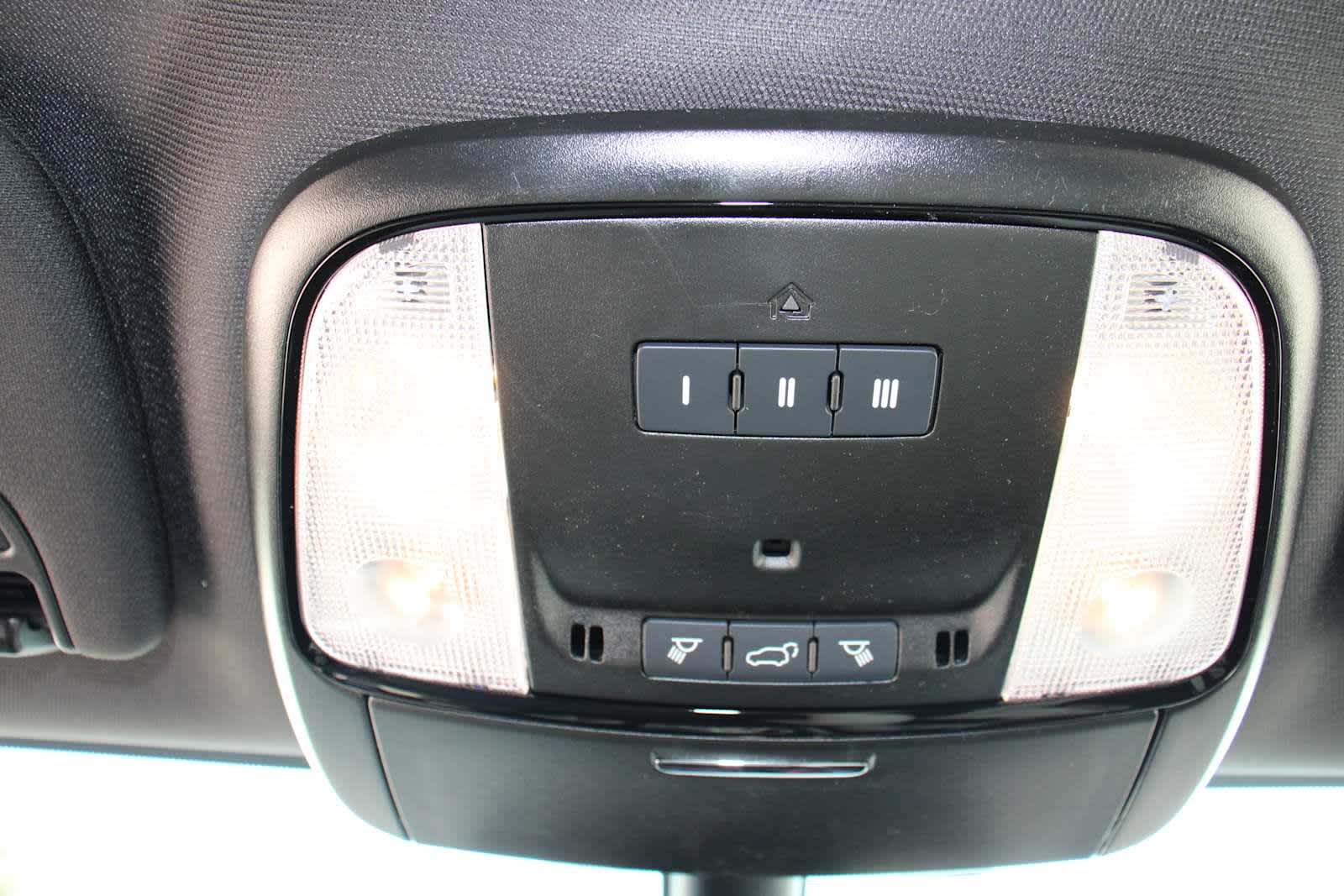 2025 Dodge Durango R/T photo 38