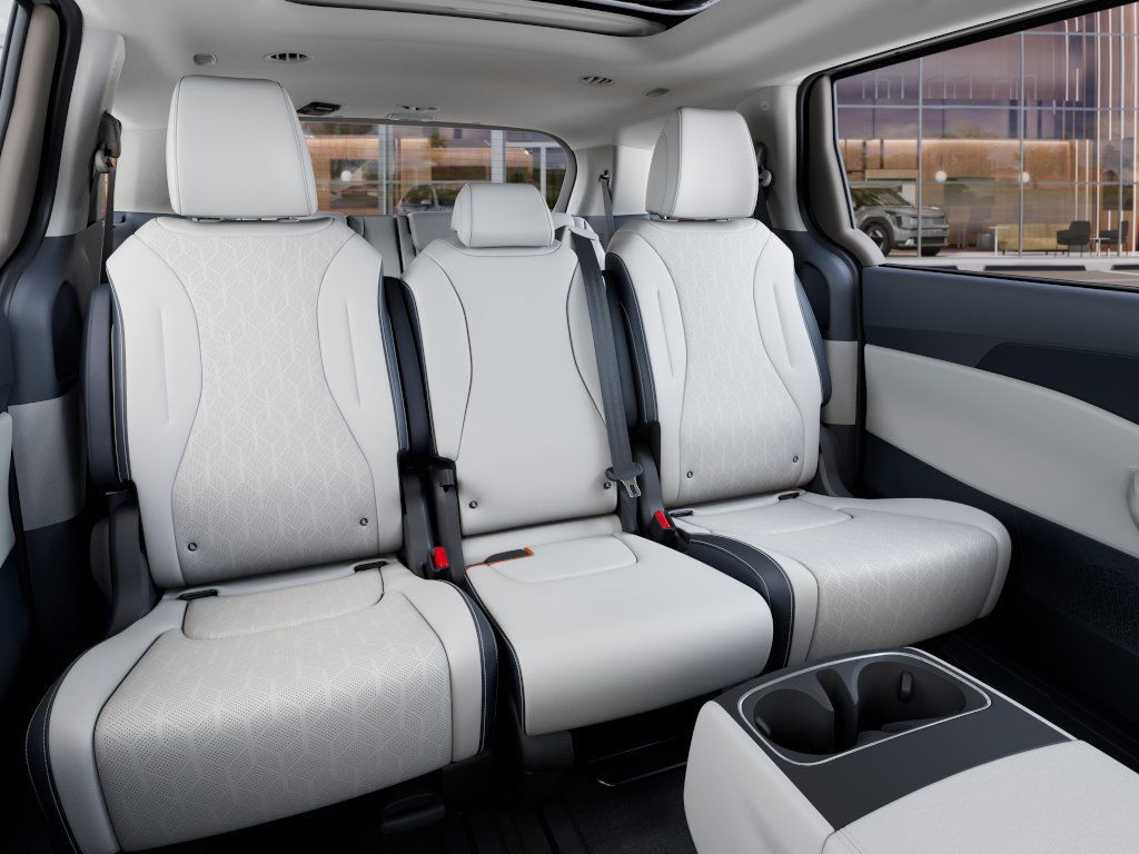 2026 Kia Carnival SX photo 15