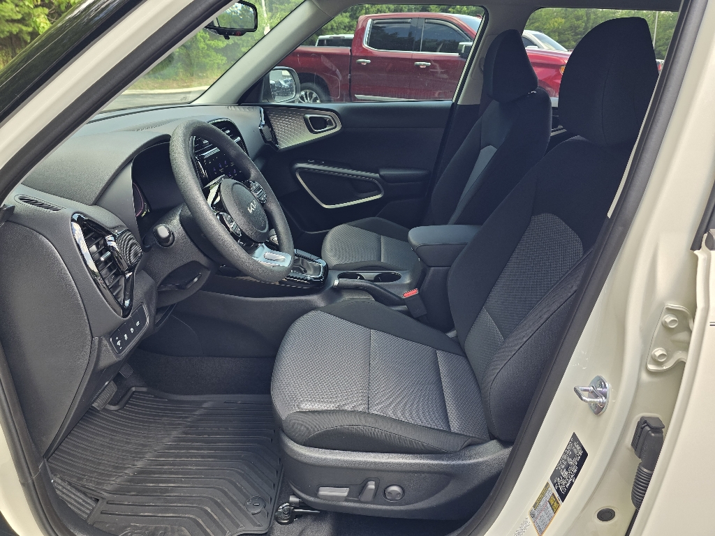 2025 Kia Soul S photo 4