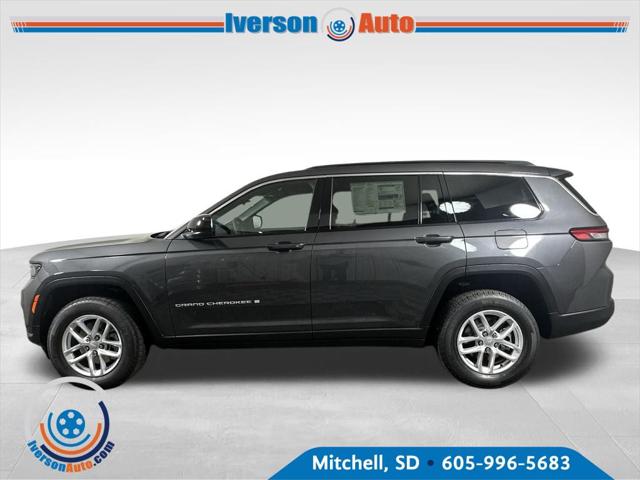 2025 Jeep Grand Cherokee Laredo X photo 2