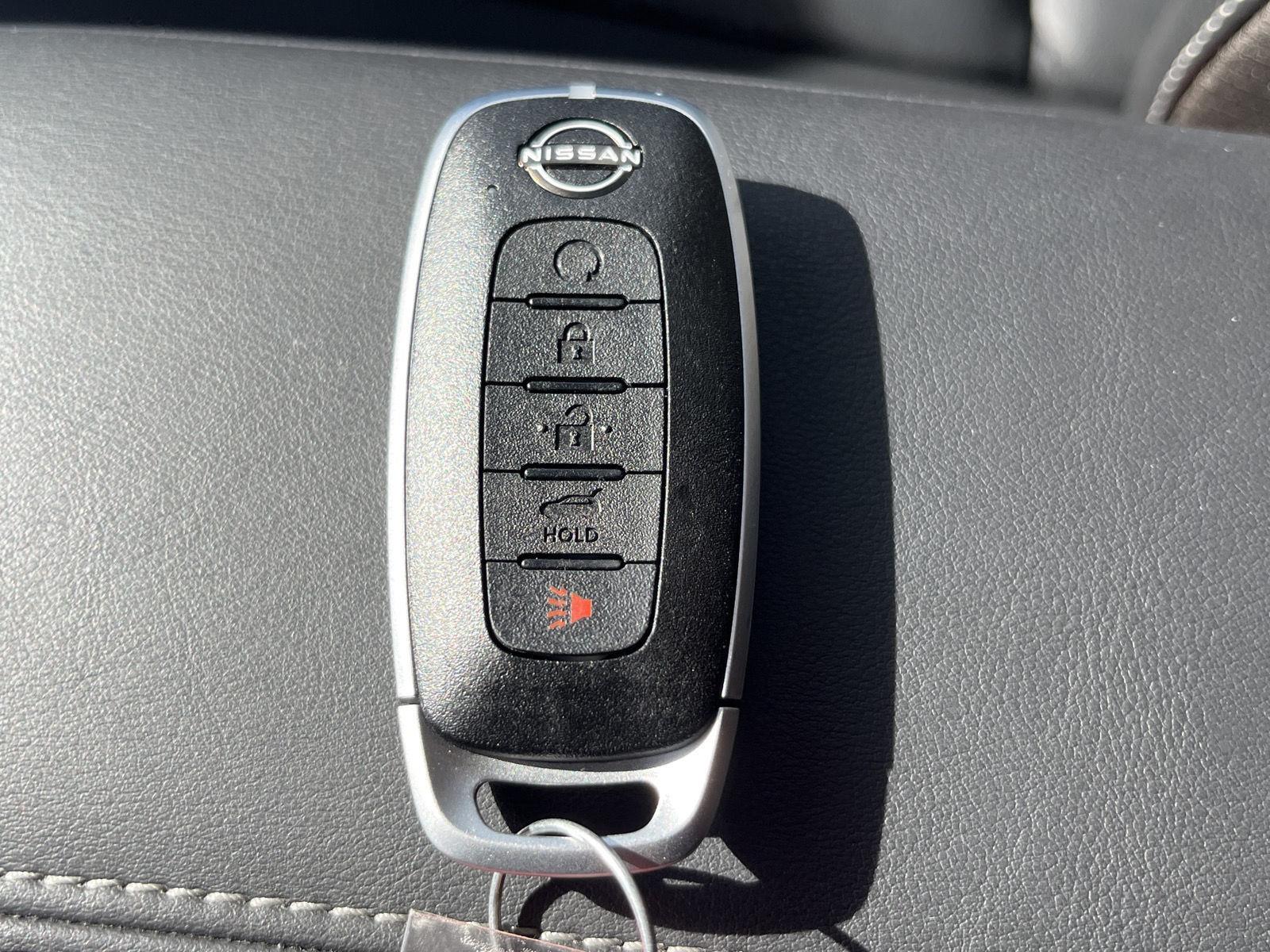 2024 Nissan Pathfinder SL photo 21
