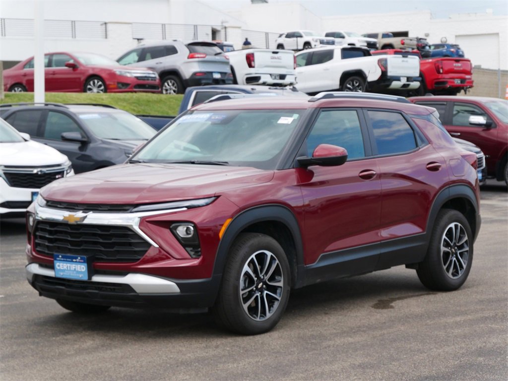 2024 Chevrolet Trailblazer LT photo 2