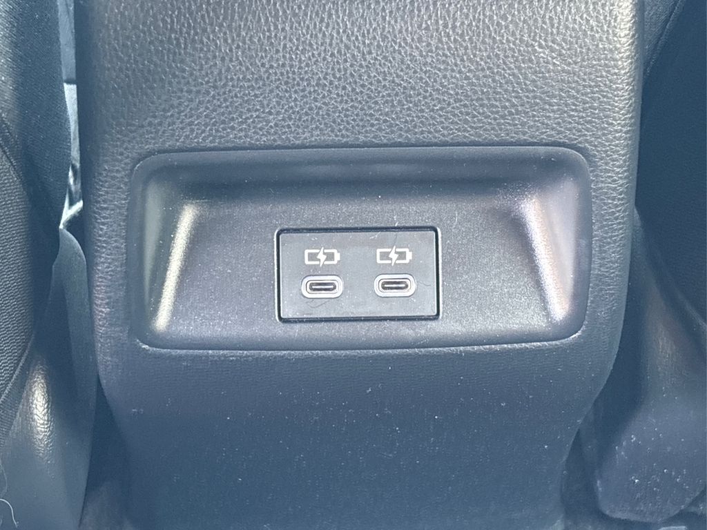 2023 Toyota Corolla SE photo 32