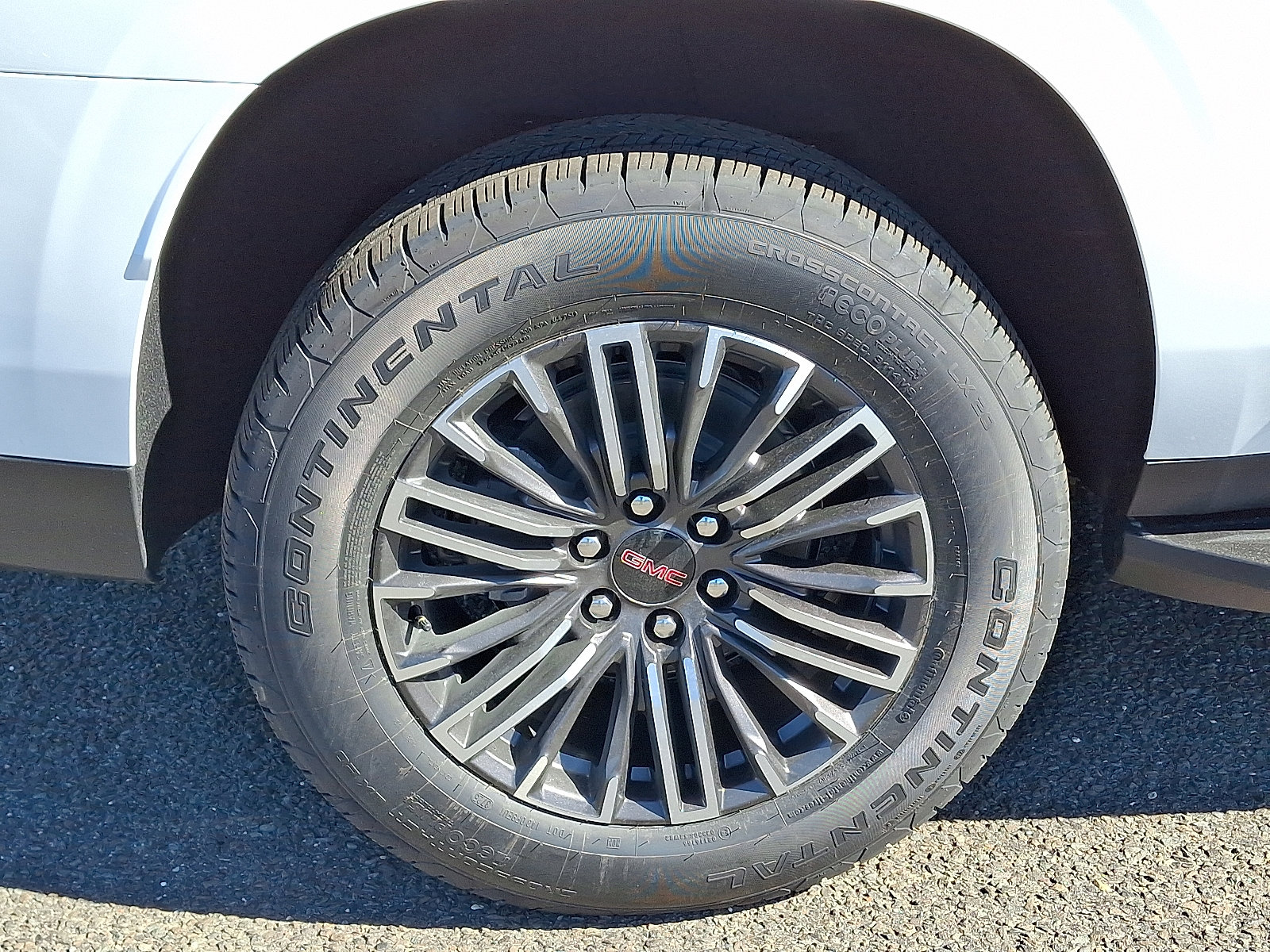 2026 Gmc Yukon XL photo 4