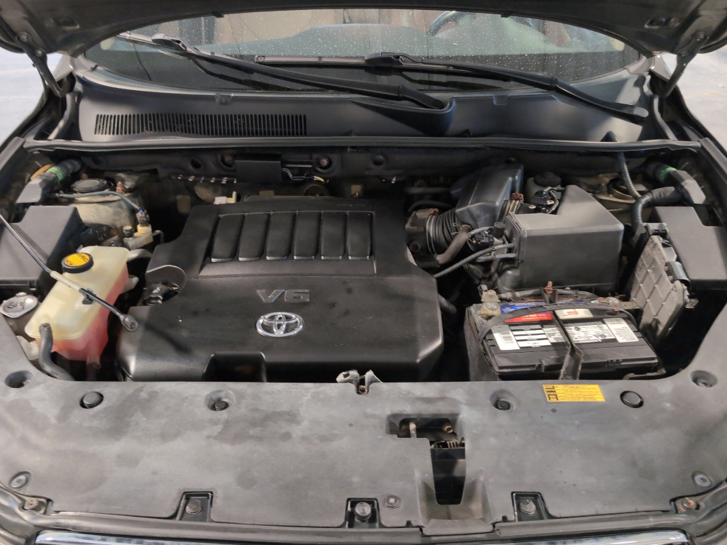 2010 Toyota RAV4 Limited photo 26